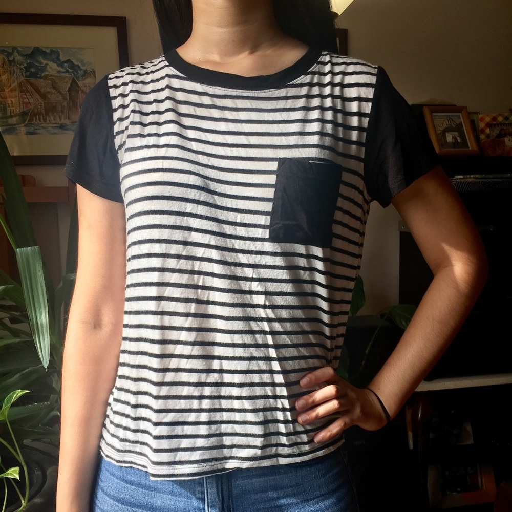 Striped shirt with contrast pocket and sleeves
